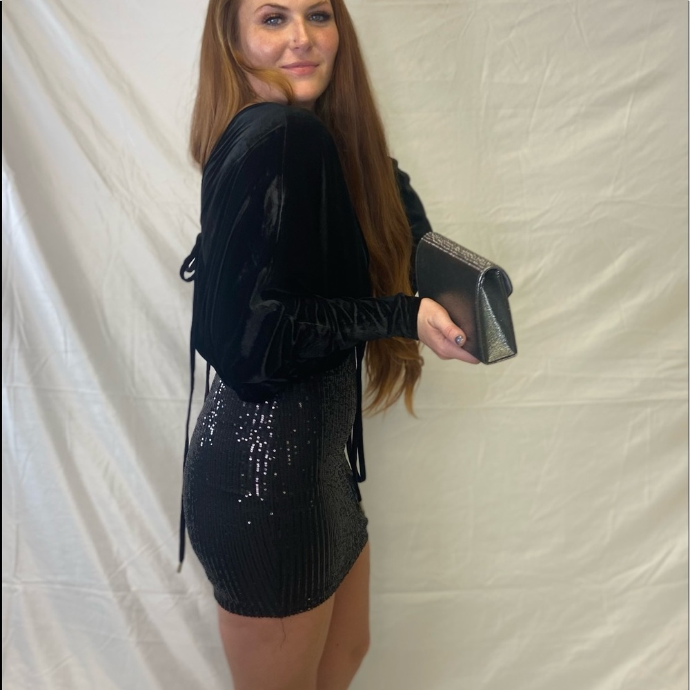 Sequence black butterfly sleeve party dress.